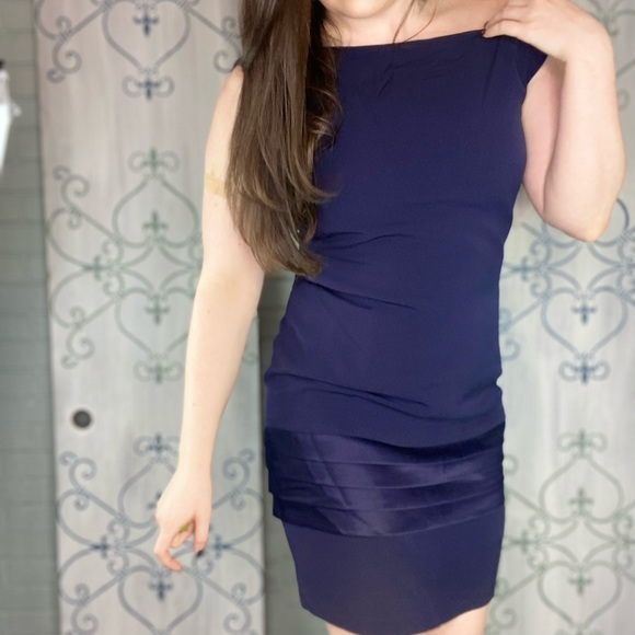 Gillian Fitted Special Occasion Dress NWT Size 12 D-28 - Picture 4 of 15